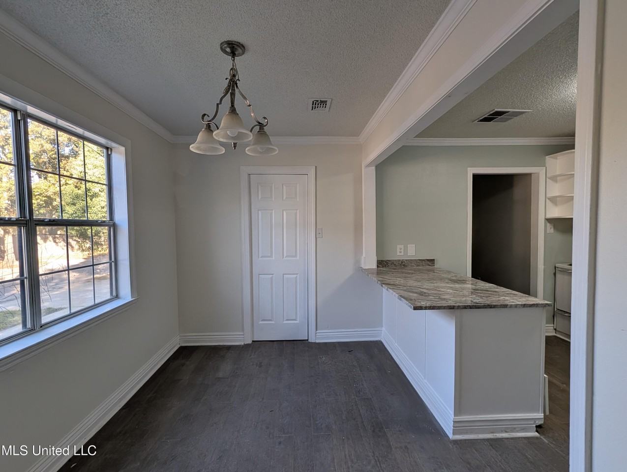 2302 Wilson Ave - Photo 7 of 21