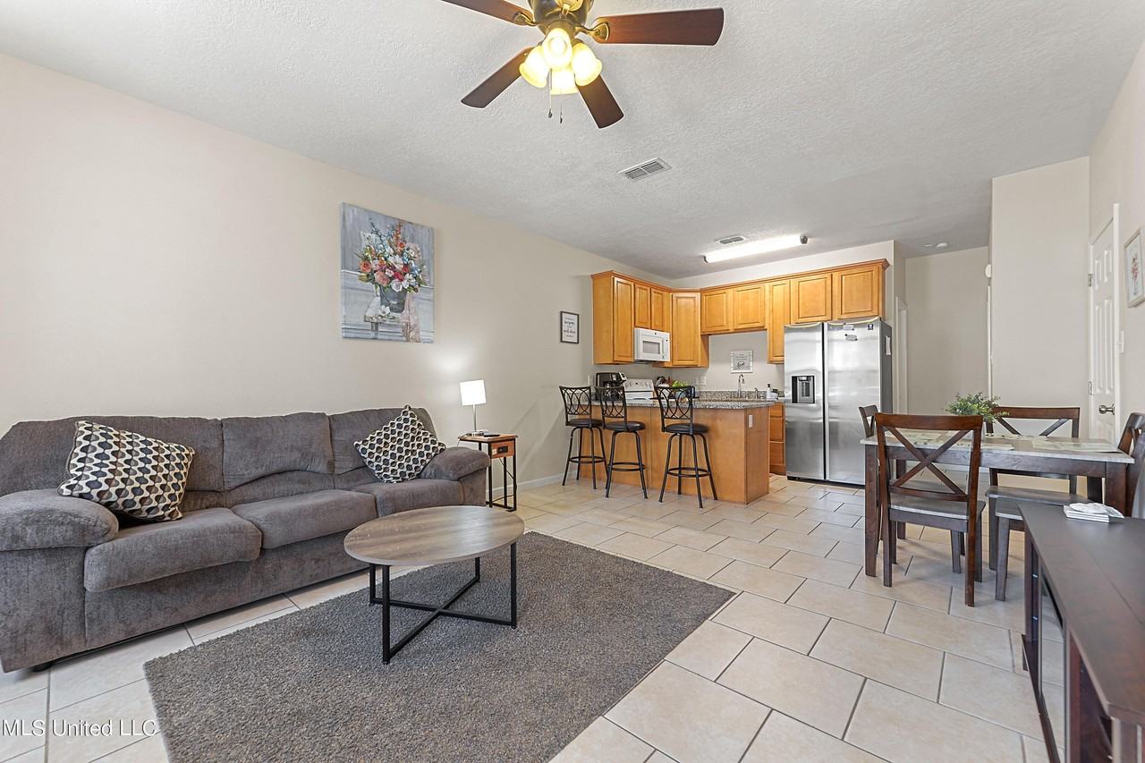 1110 Century Oaks Dr - Photo 5 of 22
