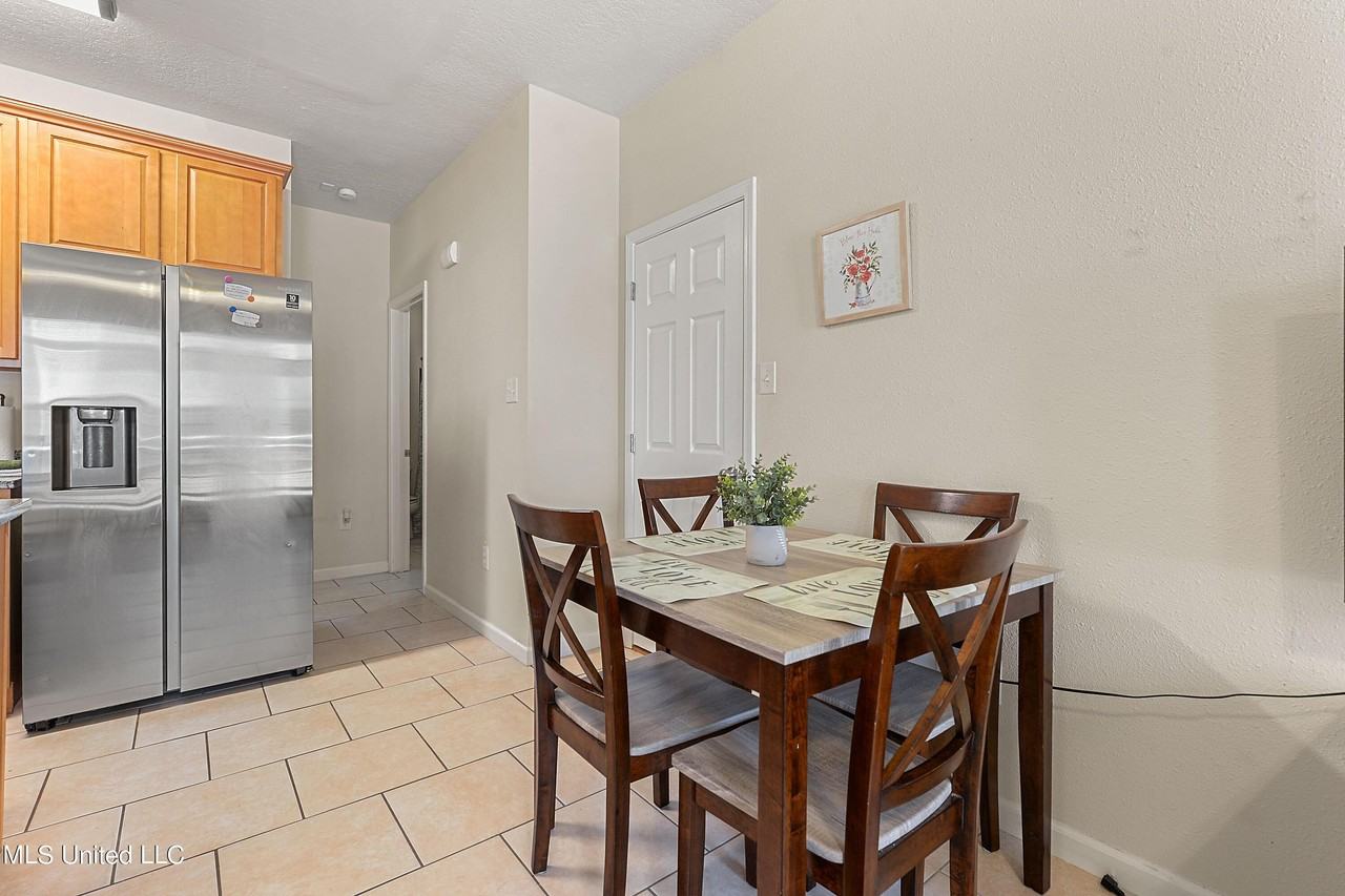 1110 Century Oaks Dr - Photo 6 of 22