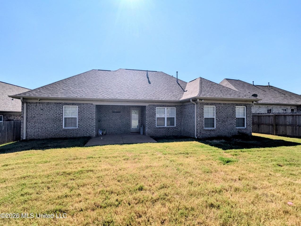 2676 Dawnwood Cir N - Photo 7 of 7