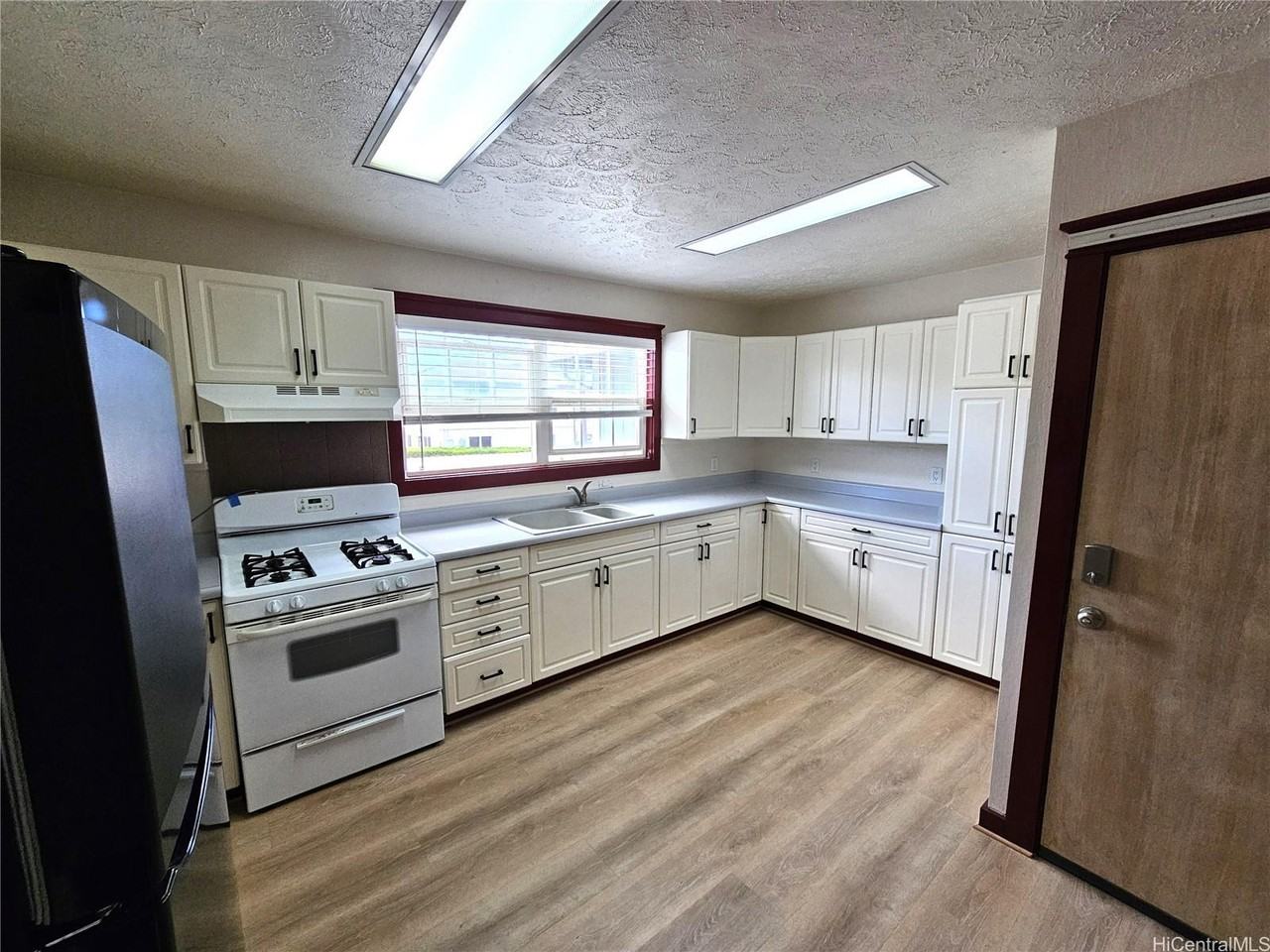 3604 Maunalei Ave #C - Photo 6 of 16