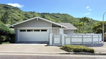 featured image of 769 Ainapo St