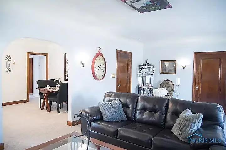 1317 Laclede Rd #1 - Photo 6 of 15