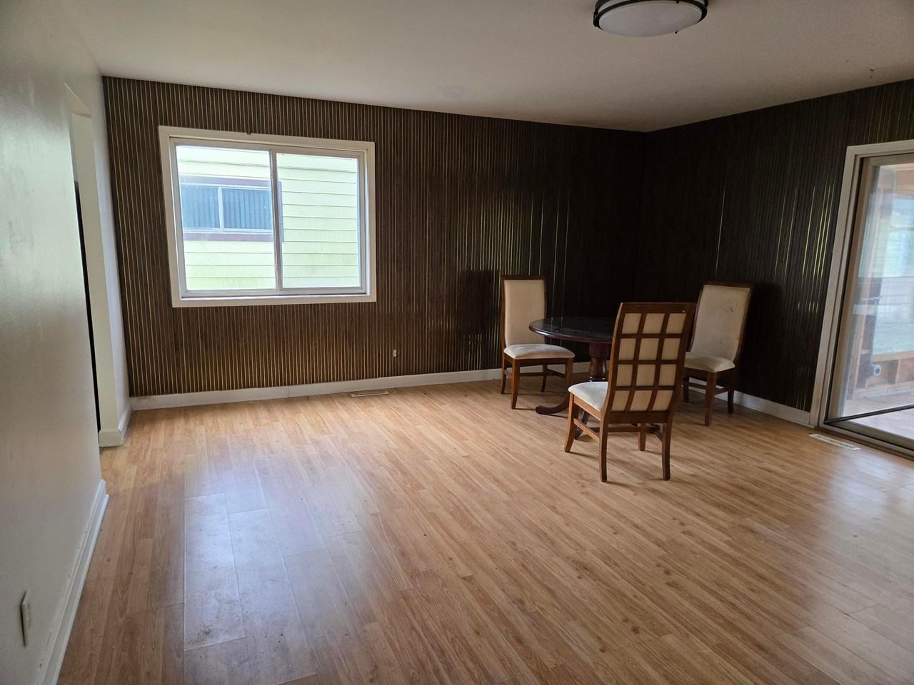 1208 N Glenwood Ave - Photo 2 of 6