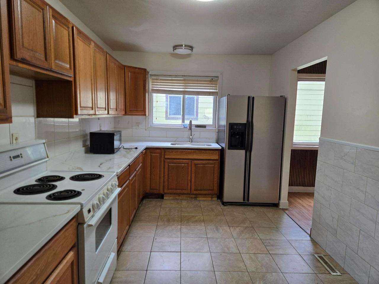 1208 N Glenwood Ave - Photo 3 of 6