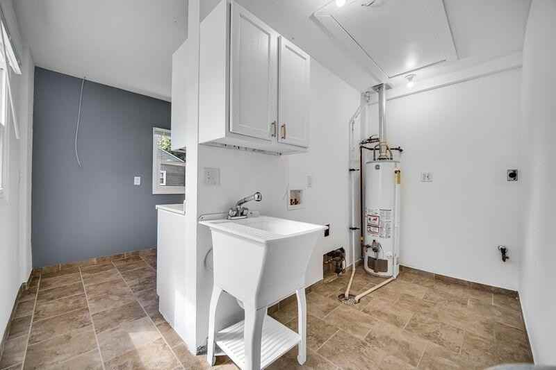 8115 Wicker Park Dr - Photo 2 of 16