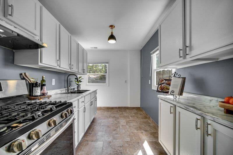 8115 Wicker Park Dr - Photo 3 of 16