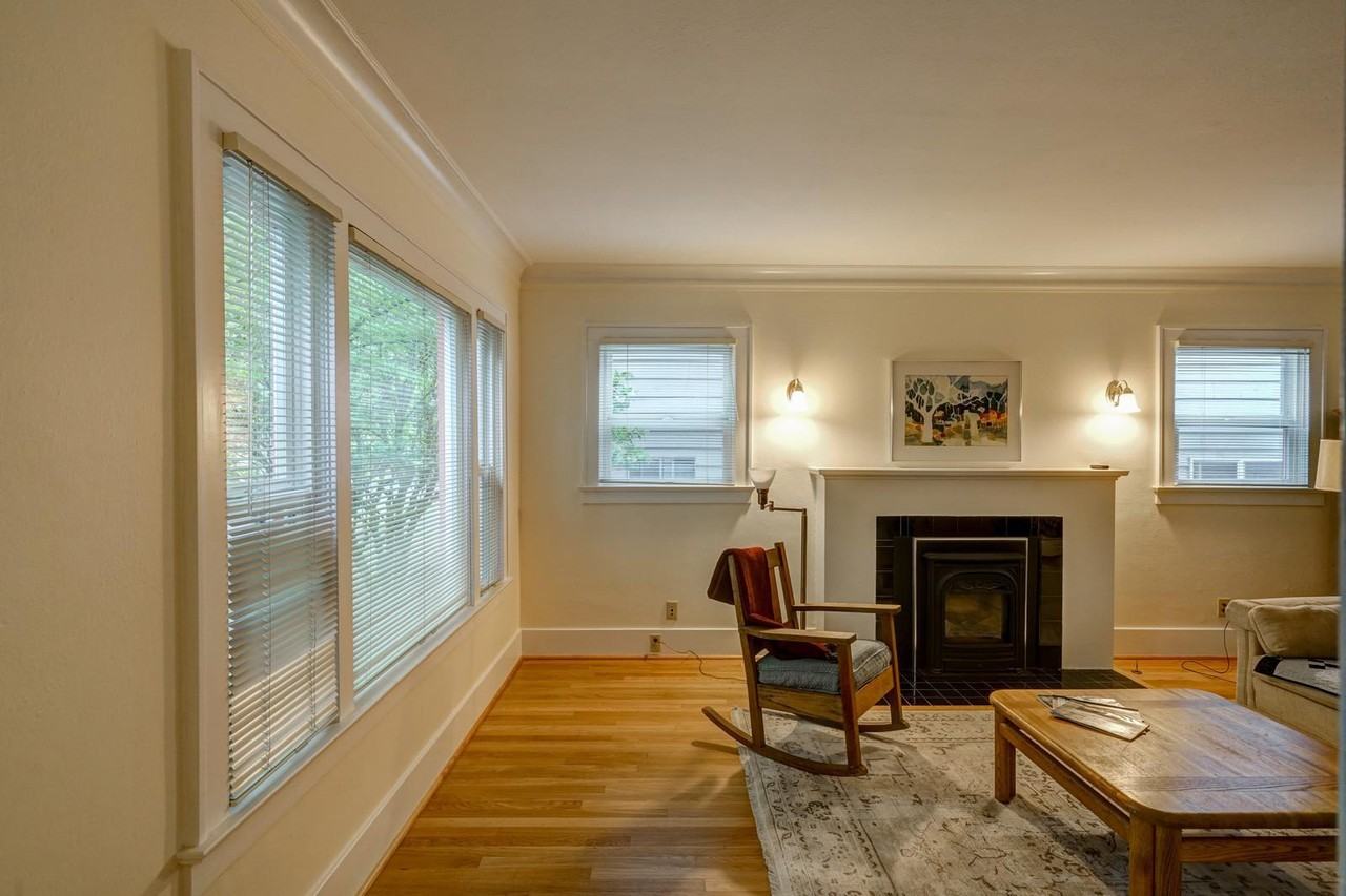 1045 5th St Ne #1 - Photo 4 of 39