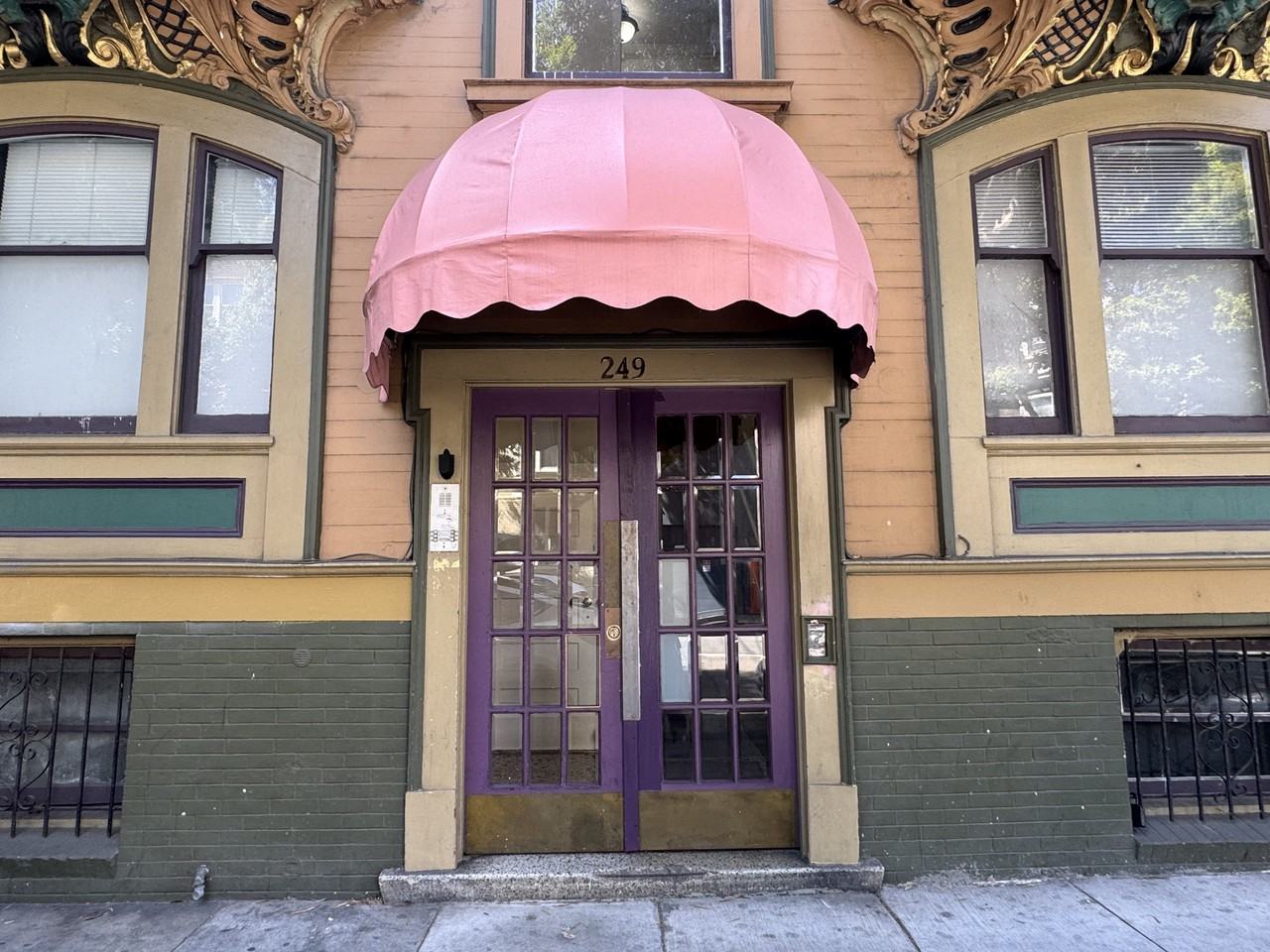 249 Oak Street - Photo 3 of 5