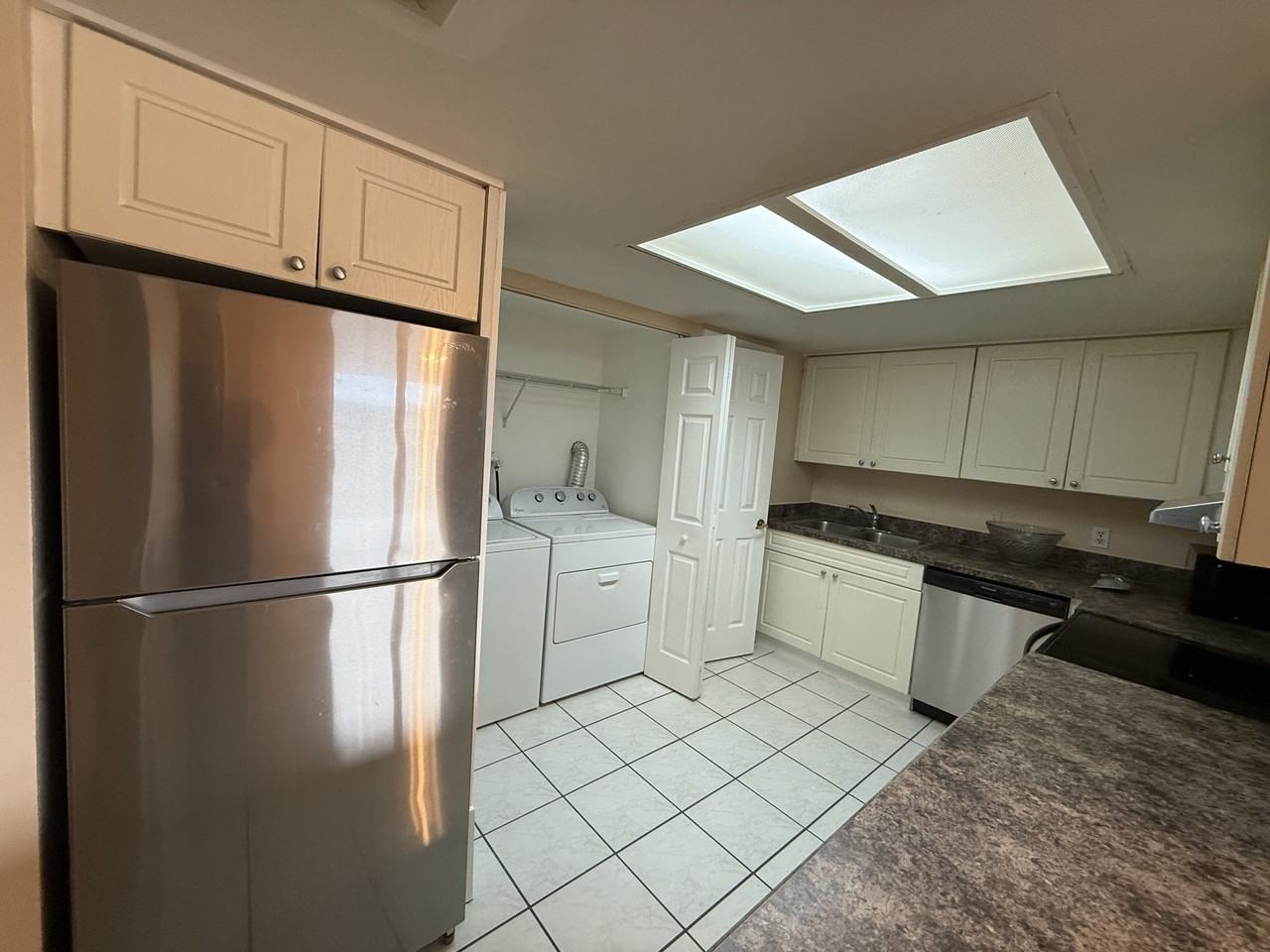 9927 Turf Ct #7 - Photo 5 of 12