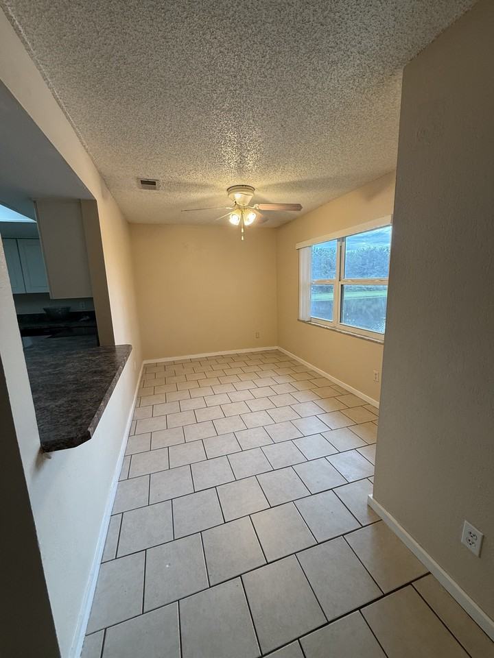 9927 Turf Ct #7 - Photo 6 of 12