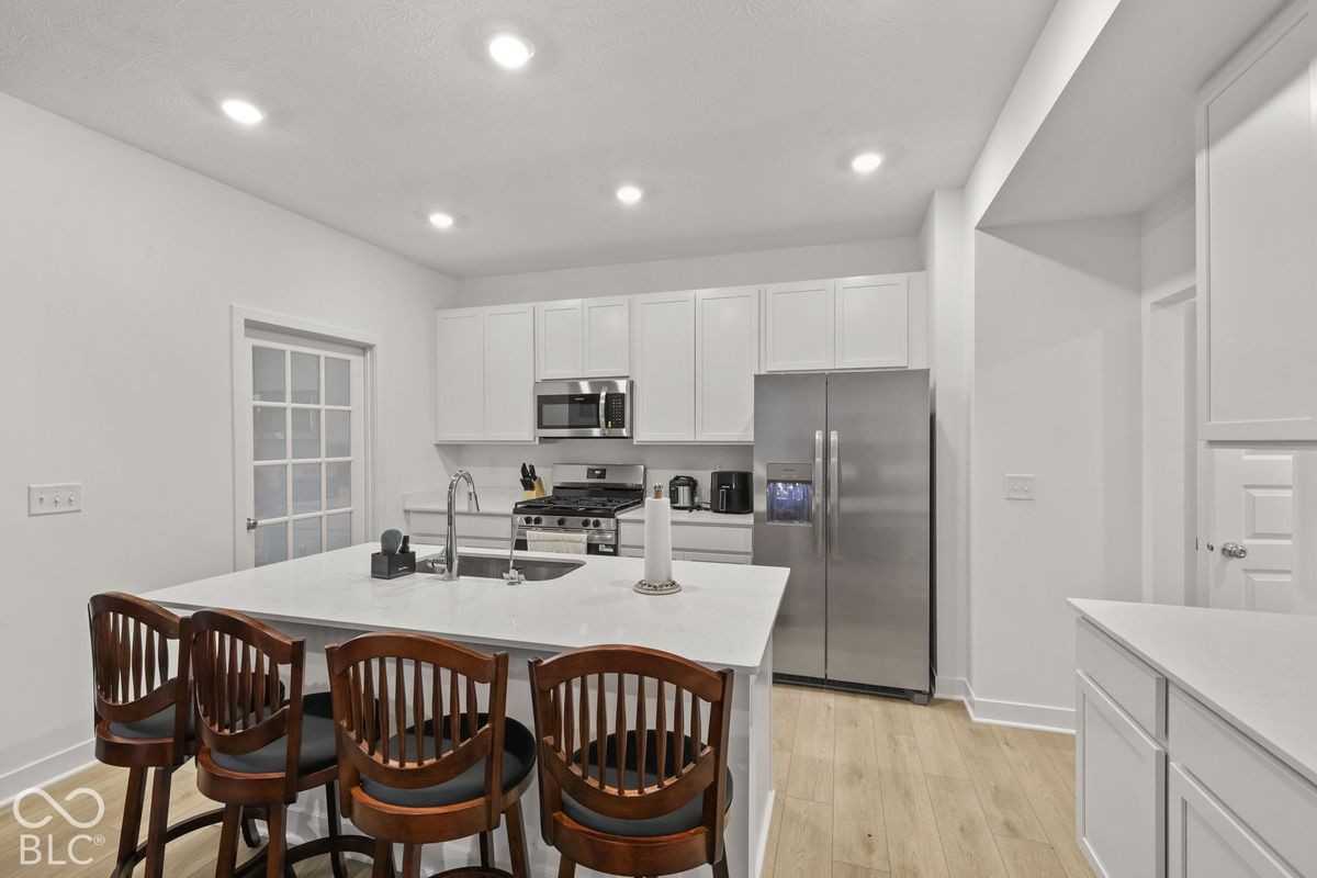 2820 Corbett Ln - Photo 5 of 30