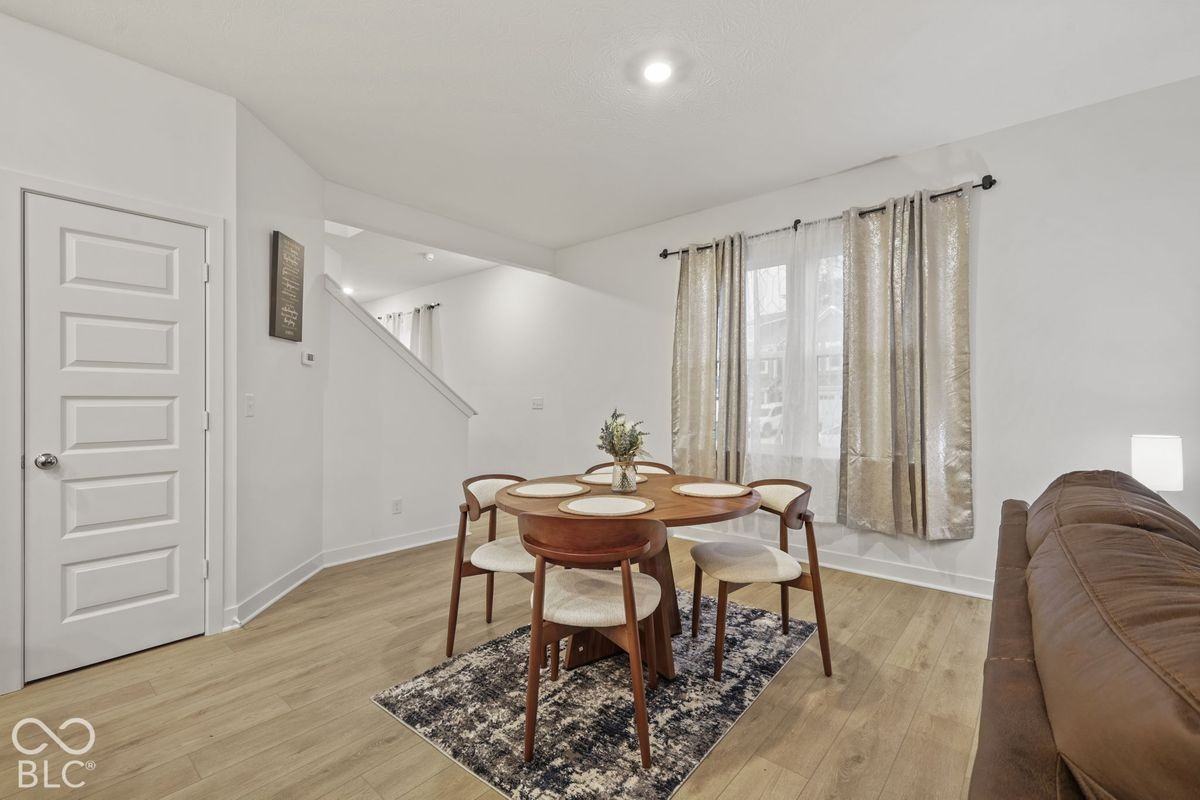 2820 Corbett Ln - Photo 6 of 30