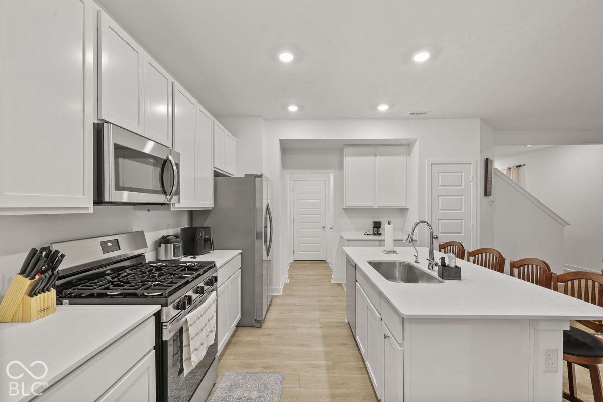 2820 Corbett Ln - Photo 7 of 30