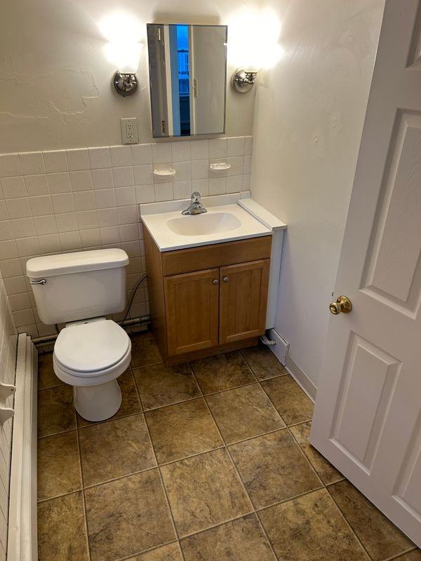 32 Blaine Ave - Photo 5 of 8