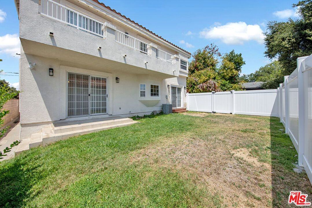 5532 Angelus Ave - Photo 3 of 20
