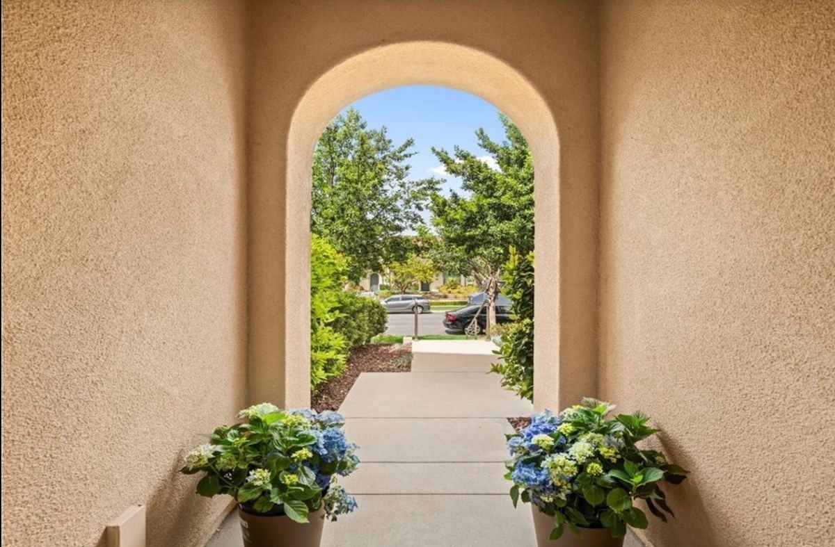 118 Outwest - Photo 3 of 31