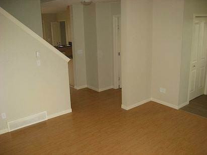 408 51 Ave SW - Photo 2 of 8