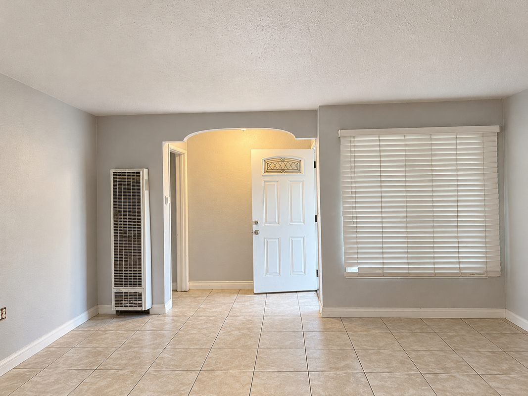 26217 9th St - Photo 3 of 6