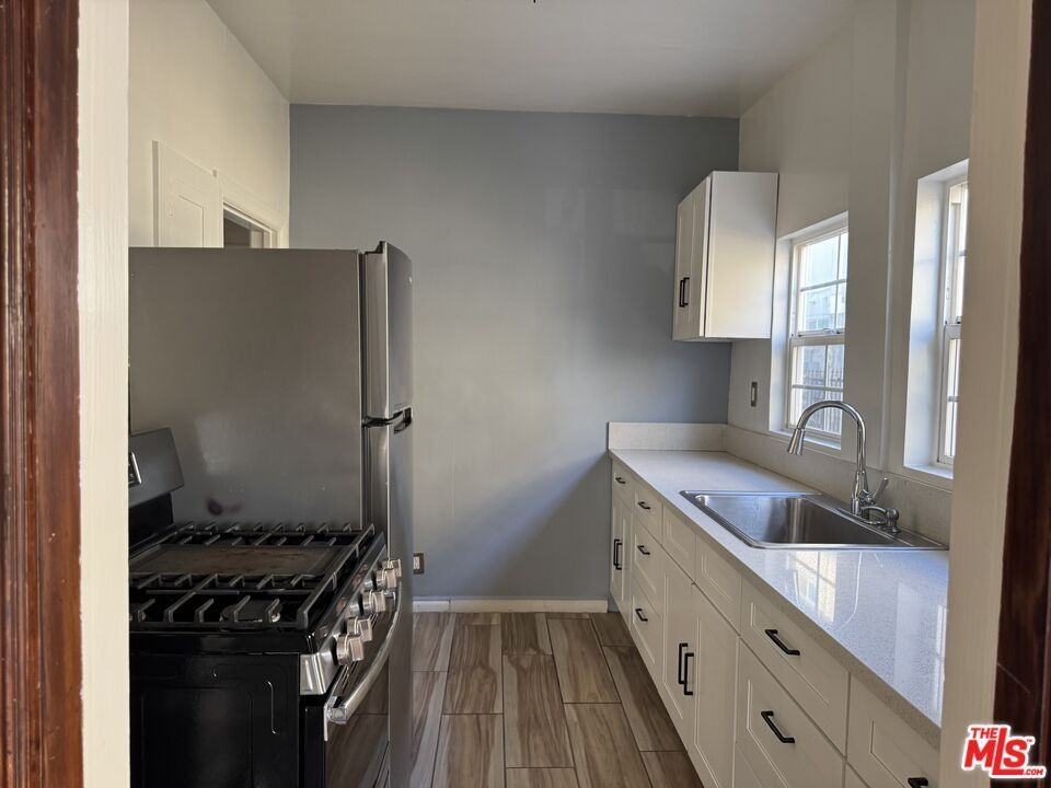 2122 6th Ave - Photo 3 of 18