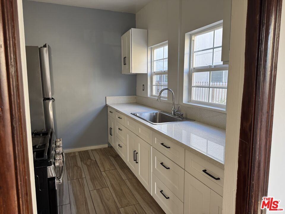 2122 6th Ave - Photo 5 of 18