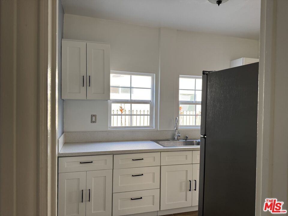 2122 6th Ave - Photo 6 of 18