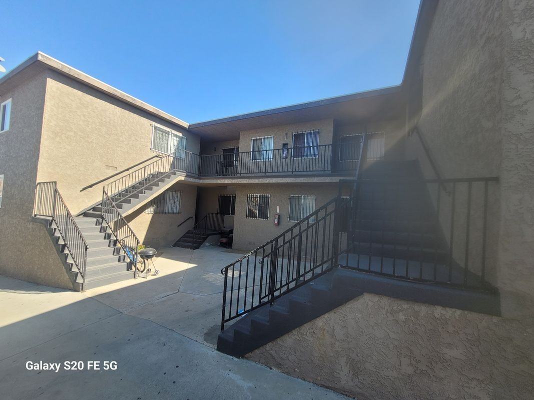 1448 W 104th St - Photo 4 of 10
