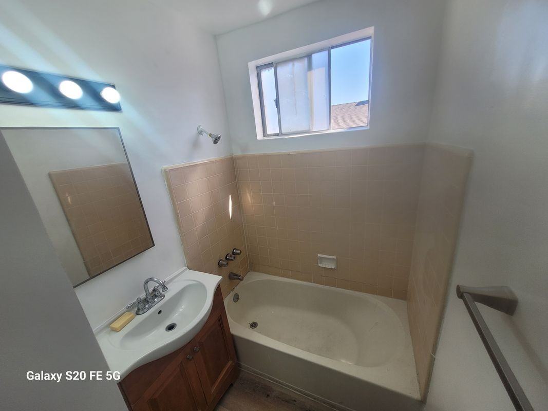 1448 W 104th St - Photo 7 of 10