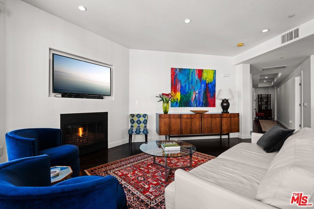 556 Caruso Ave - Photo 4 of 41