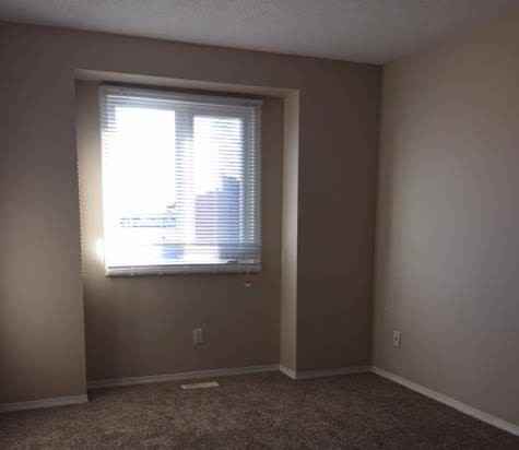 463 Dunluce Rd NW - Photo 3 of 8