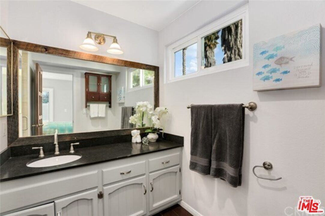 710 N Guadalupe Ave ##6 - Photo 7 of 9