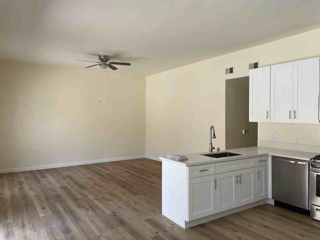 11311 Huston St - Photo 2 of 19