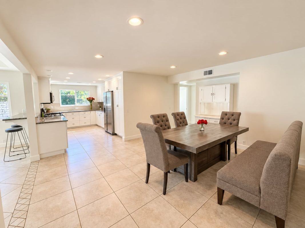 9102 Warfield Dr - Photo 3 of 5