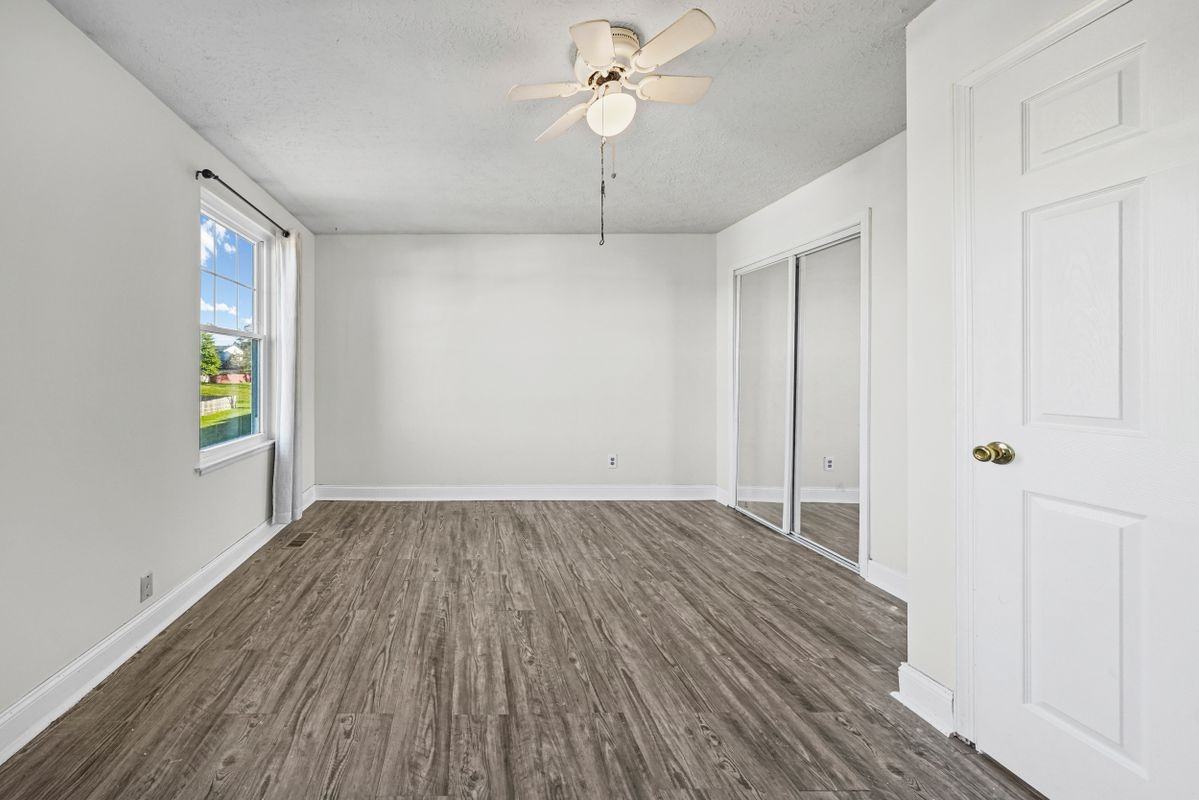 847 Clover Leaf Ct - Photo 5 of 18