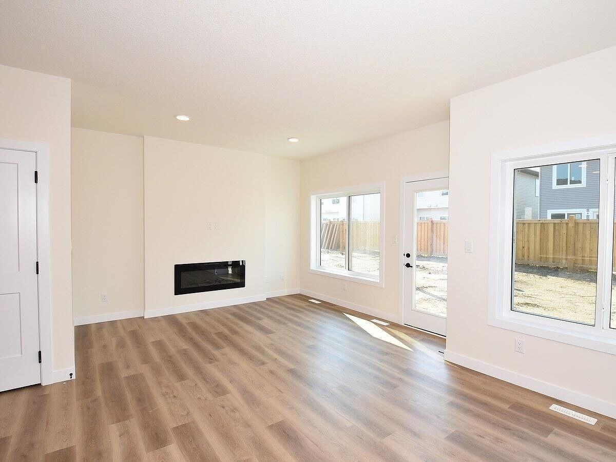 Lifestyle at Alces - Photo 4 of 50