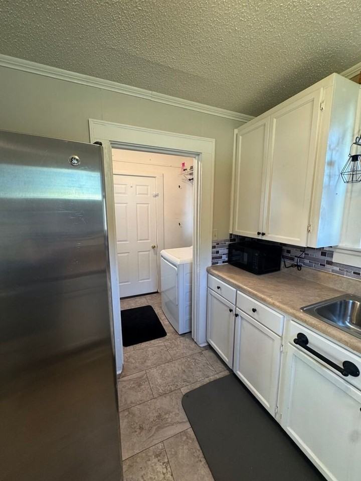 109 Connecticut Ave - Photo 5 of 18