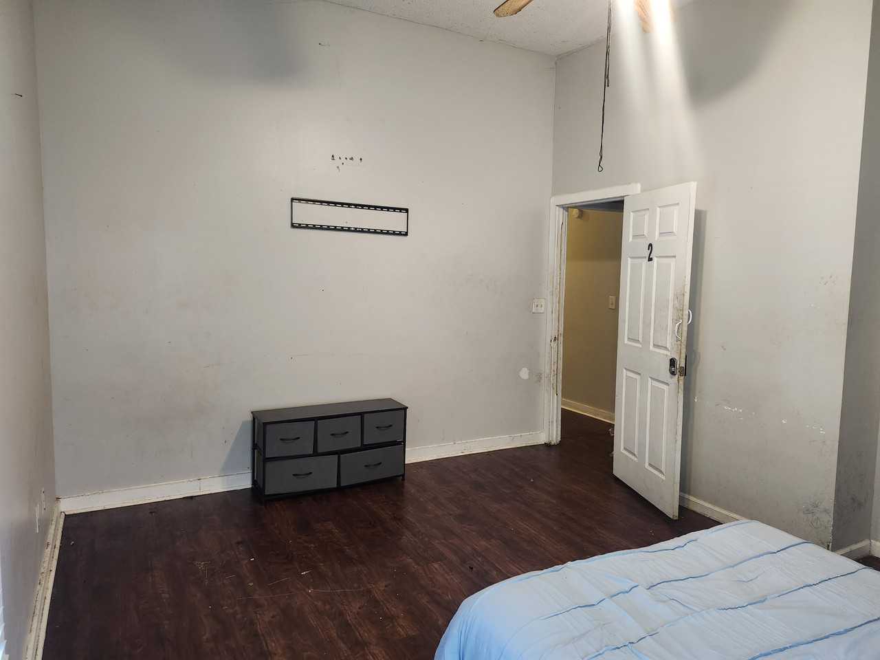 440 Giles St #2 - Photo 2 of 5