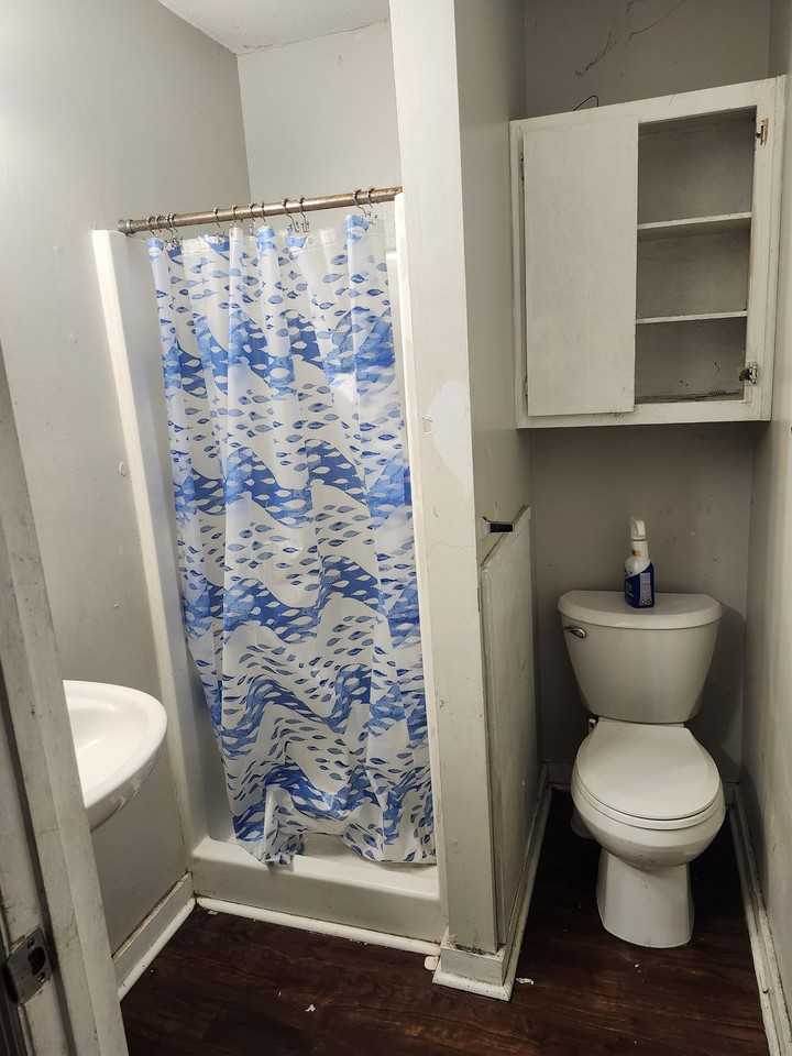 440 Giles St #2 - Photo 4 of 5