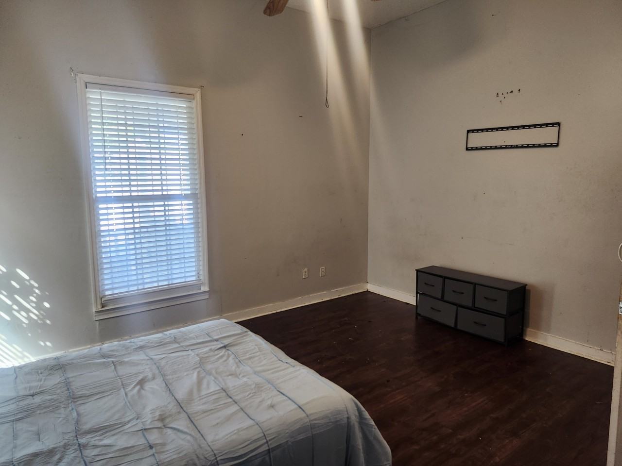 440 Giles St #2 - Photo 5 of 5
