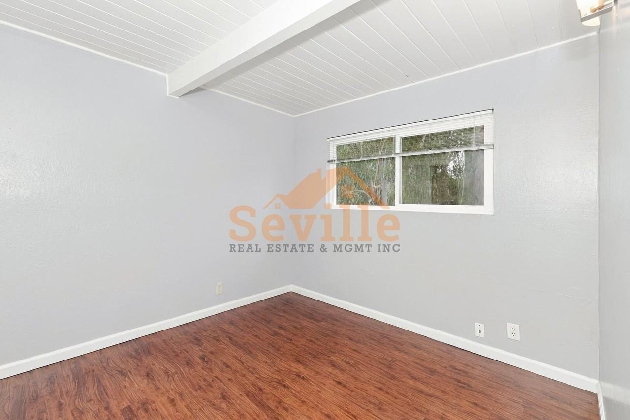 8 Deering Ct - Photo 6 of 11