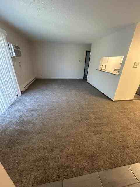 206 W Division St #I - Photo 3 of 14