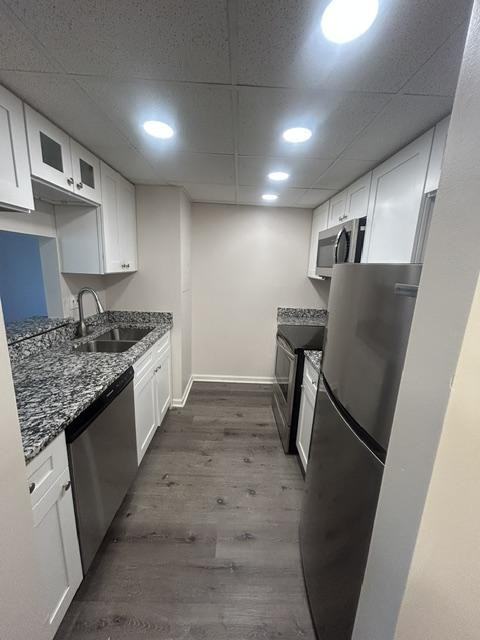 206 W Division St #I - Photo 6 of 14