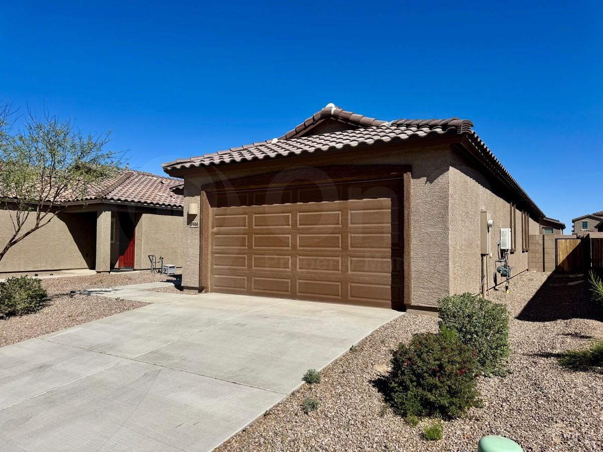 10466 W Vandever Dr - Photo 3 of 30