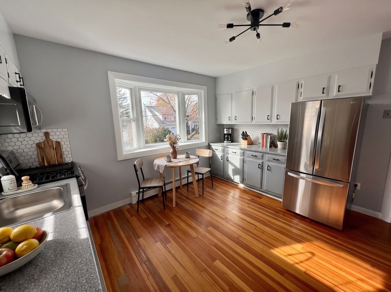 24 Ewell Ave - Photo 2 of 22