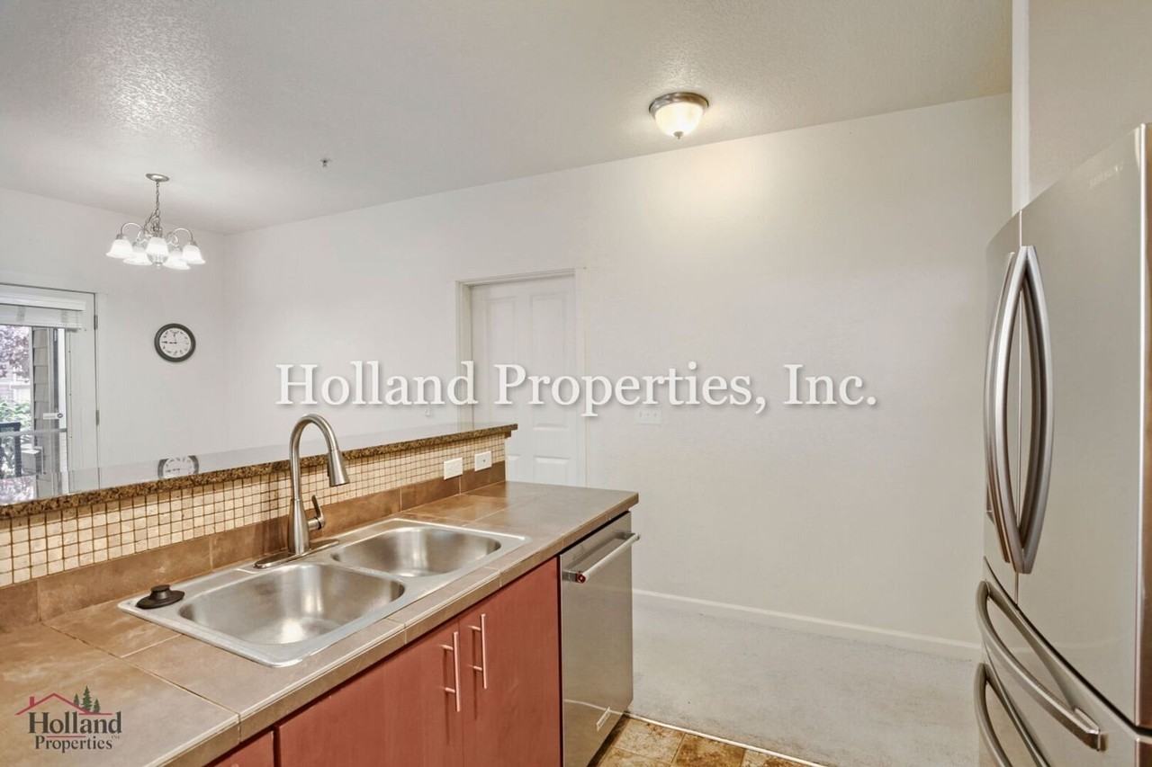 10734 Ne Holly St #108 - Photo 7 of 18
