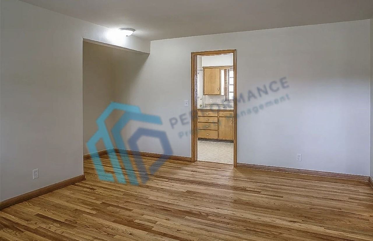 4624 Davenport St #3 - Photo 5 of 7