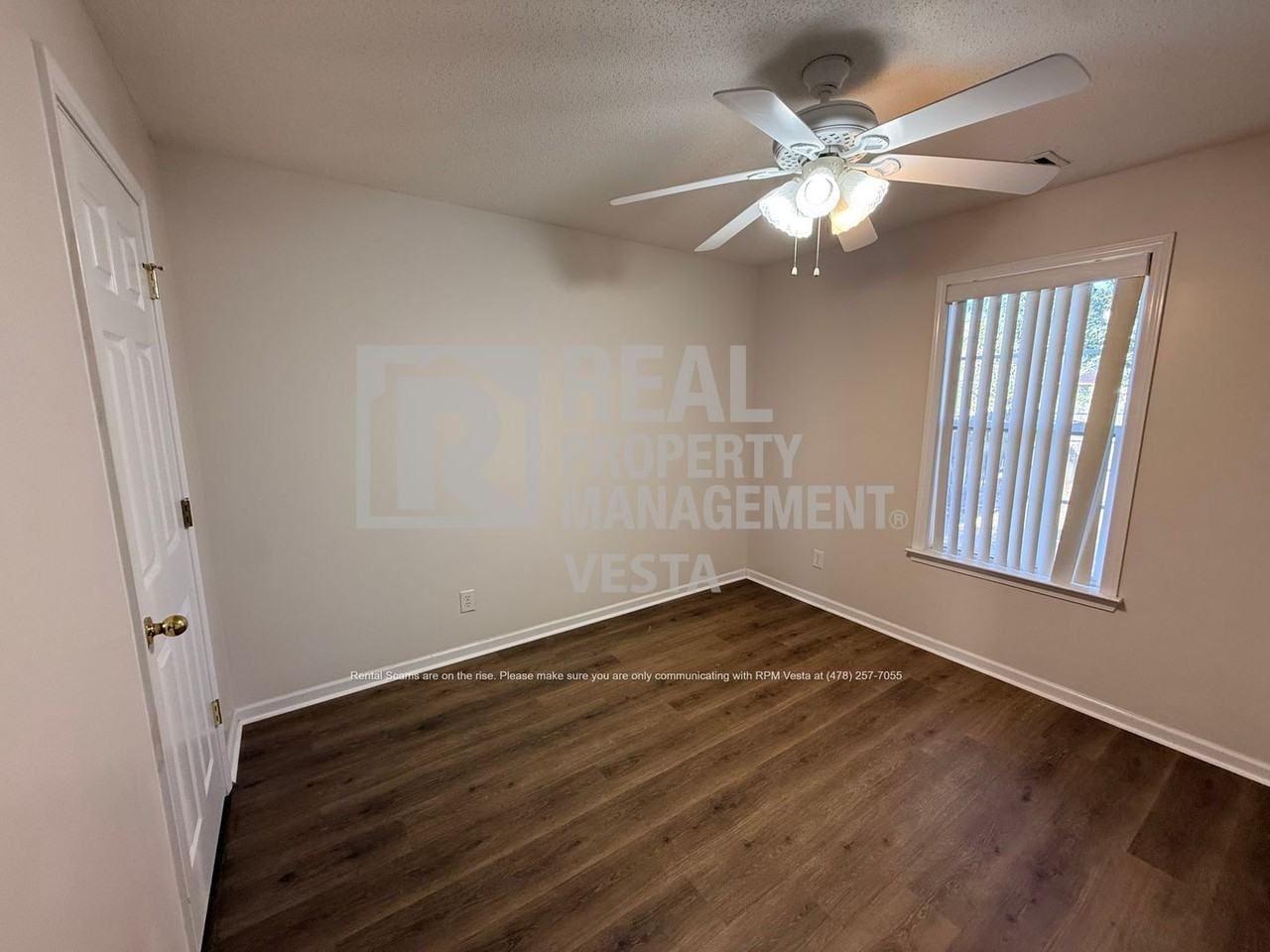 102 Mulligan Ct - Photo 5 of 16