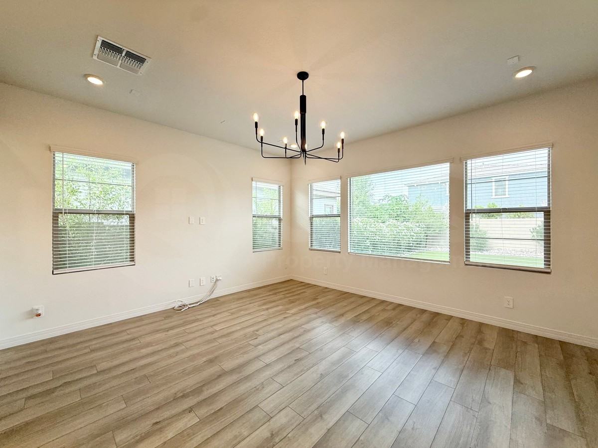 22696 E Bonanza Way - Photo 5 of 37