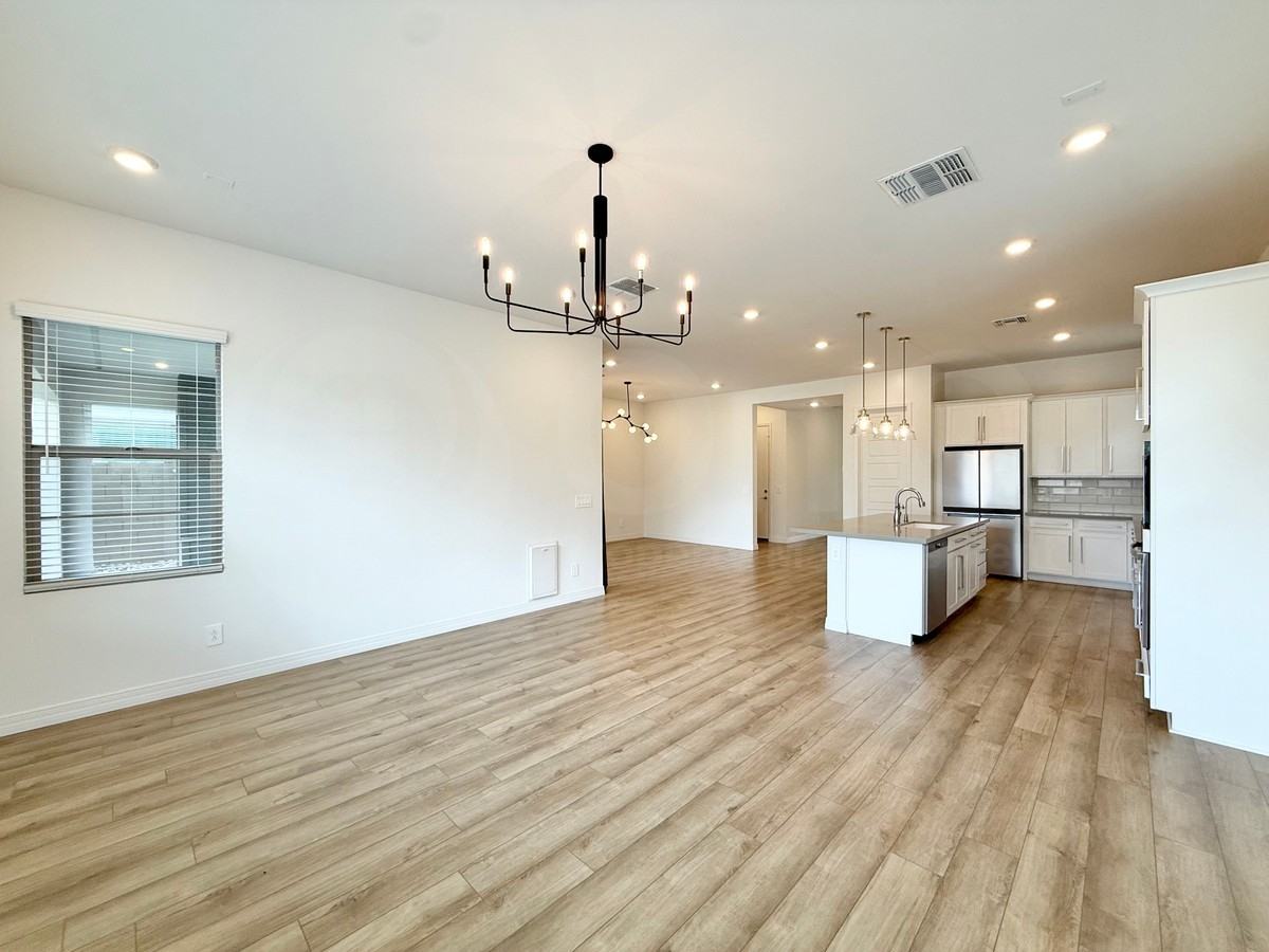 22696 E Bonanza Way - Photo 6 of 37