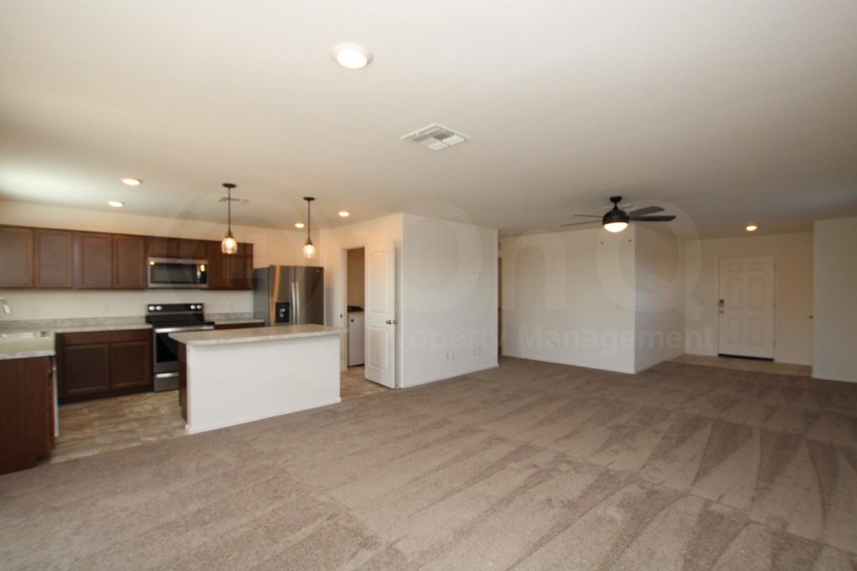 1547 E Desert Breeze Dr - Photo 3 of 19